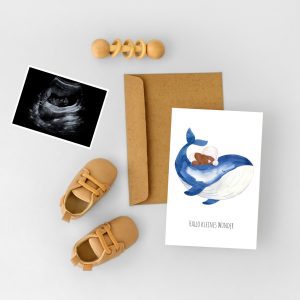 Karte Geburt Baby und Wal, Glückwunschkarte Geburt Babykarte Geschenkidee Karte zur Geburt, Hallo kleines Wunder, Baby schwarz Glückwunsch DIN A6